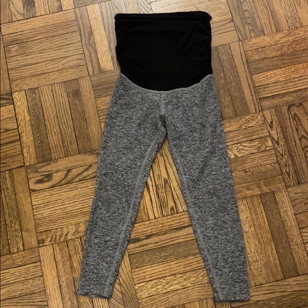 Beyond Yoga Maternity Spacedye Capri leggings